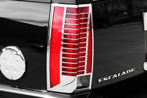 Задние хром фары на Cadillac Escalade